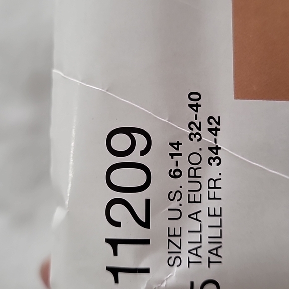 Simplicity Misses' Knit Tops Pattern - Picture 5 of 5